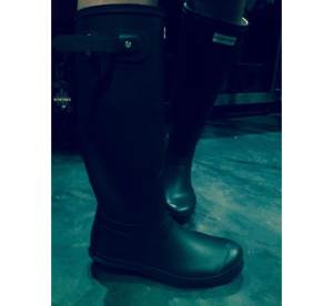 rihanna-hunter-tall-boots